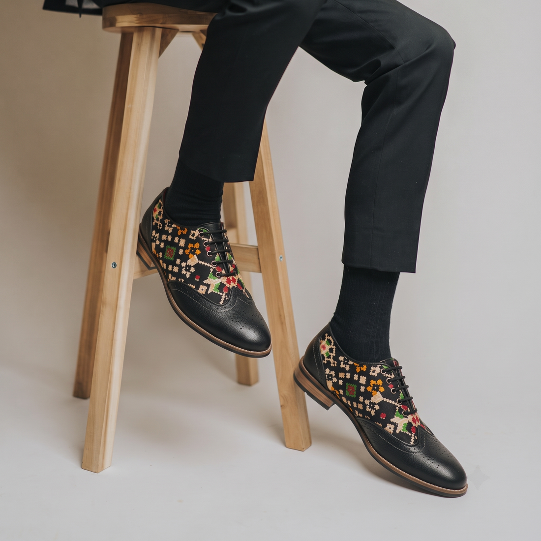 Patola Brogues Men – Coal
